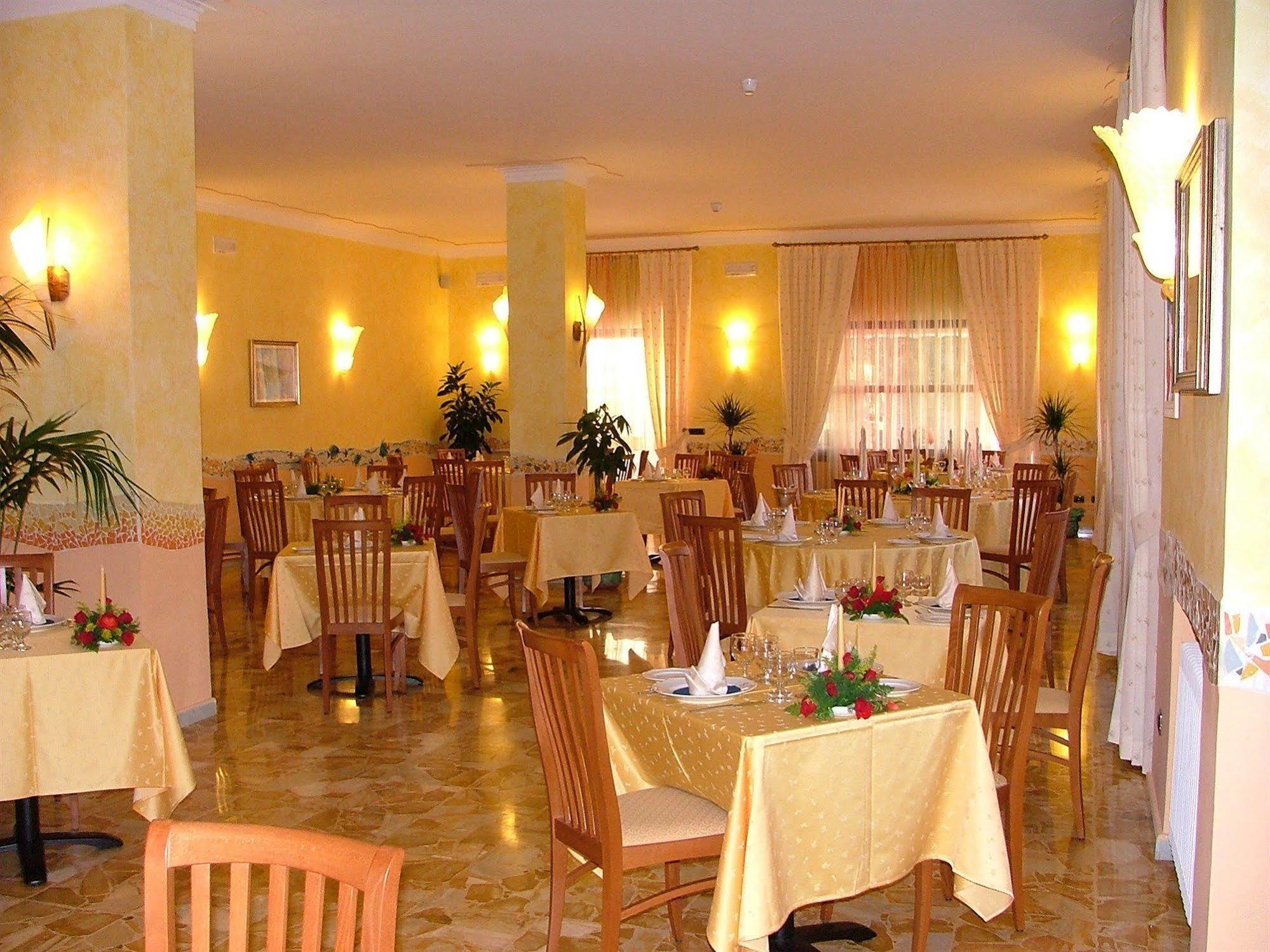 Hotel Solidago Arma di Taggia Εξωτερικό φωτογραφία