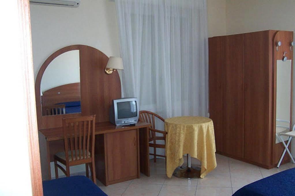 Hotel Solidago Arma di Taggia Εξωτερικό φωτογραφία